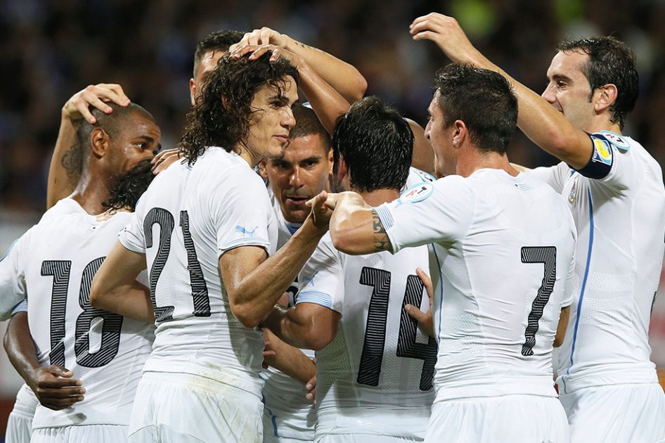 Cavani y Hernández le dan la victoria a Uruguay ante Japón