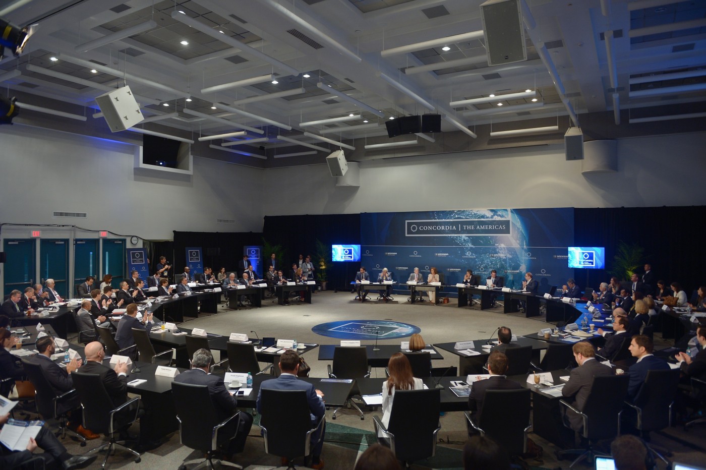 Paz y economía, ejes temáticos de la Cumbre Concordia