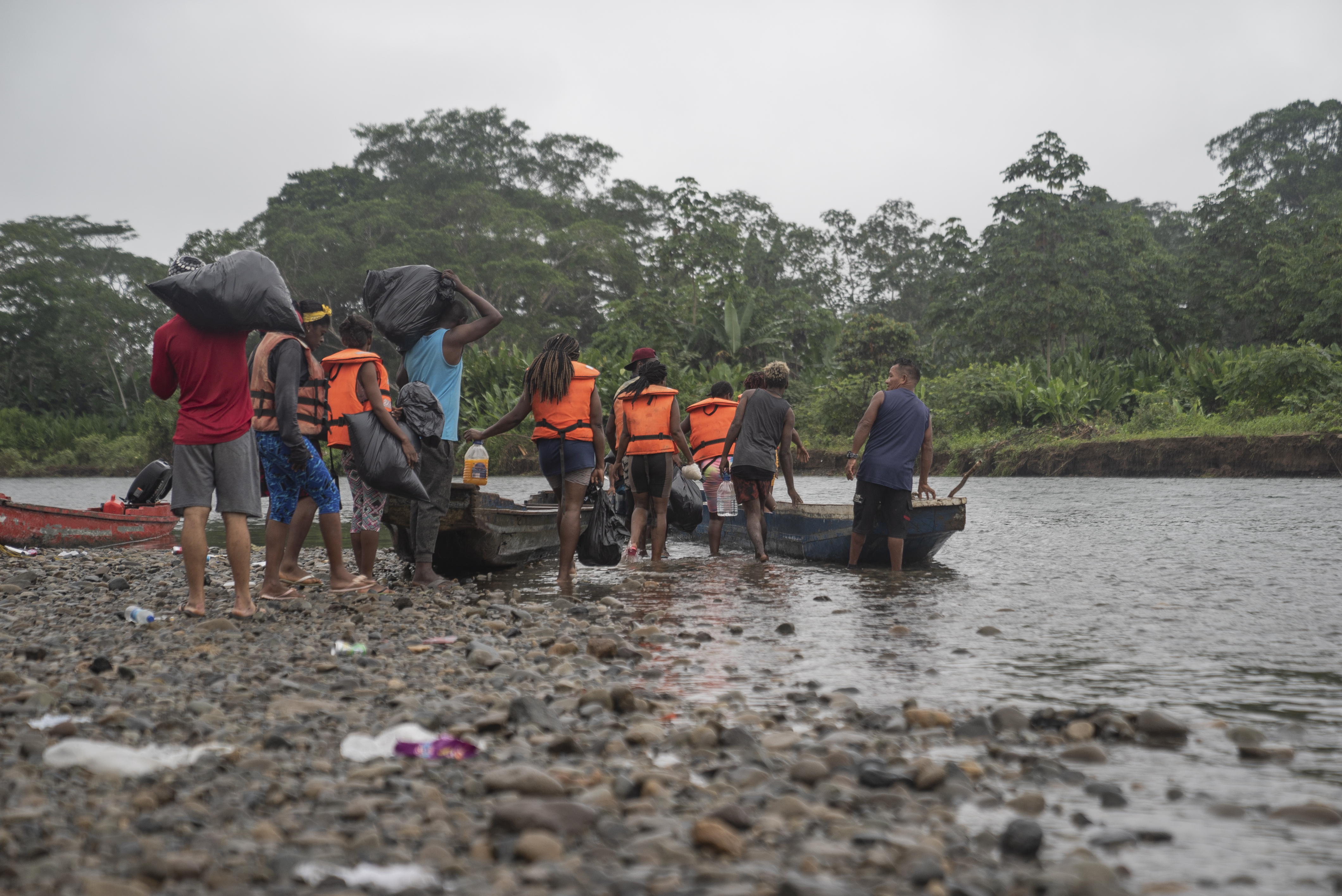 “Del otro lado”: fotografías que dan cuenta de la experiencia de los migrantes
