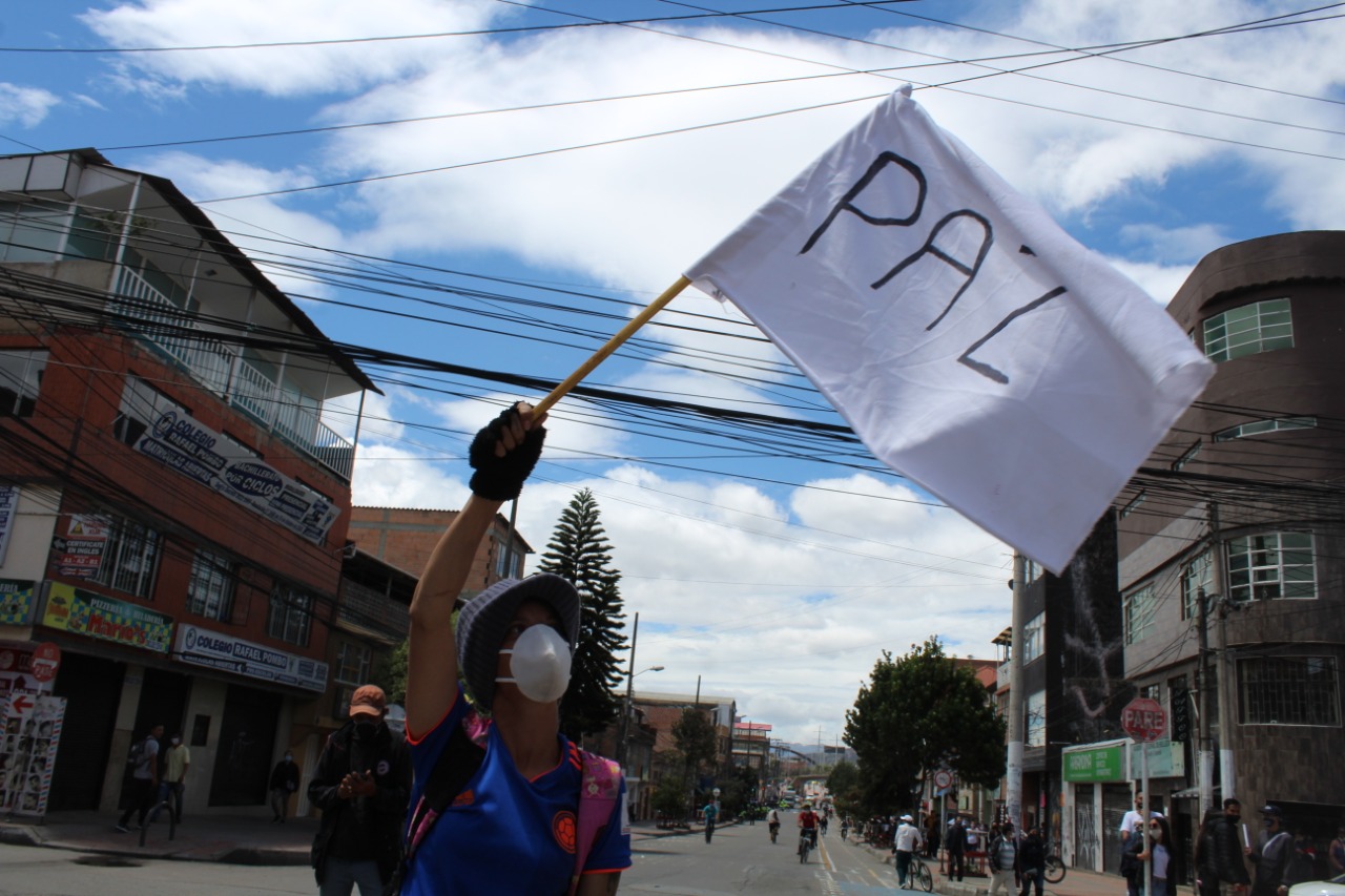 Gran parte de las familias que marchan son personas de escasos recursos que han asegurado estar desesperados por no tener refugio y como sobrellevar la cuarentena.