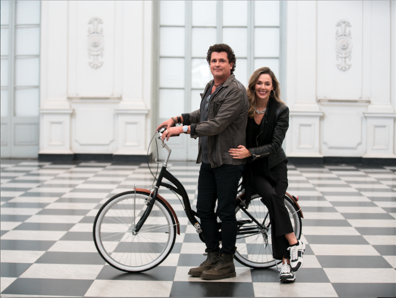 Carlos Vives lanza «Mañana», video protagonizado por Claudia Elena Vásquez