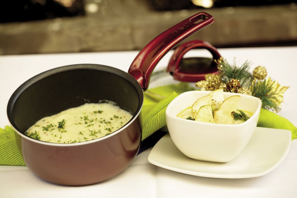 Puré de papa y chips de manzana
