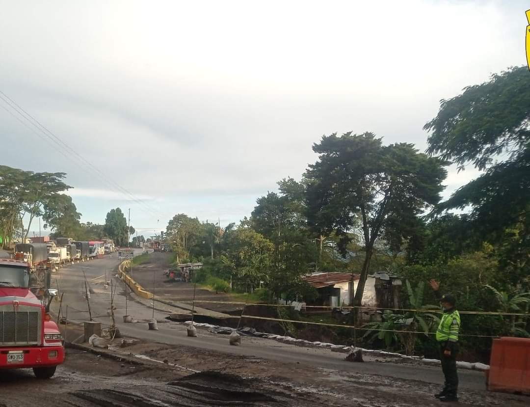 Reportan cierre parcial en la vía Guaduas – Villeta por perdida de bancada