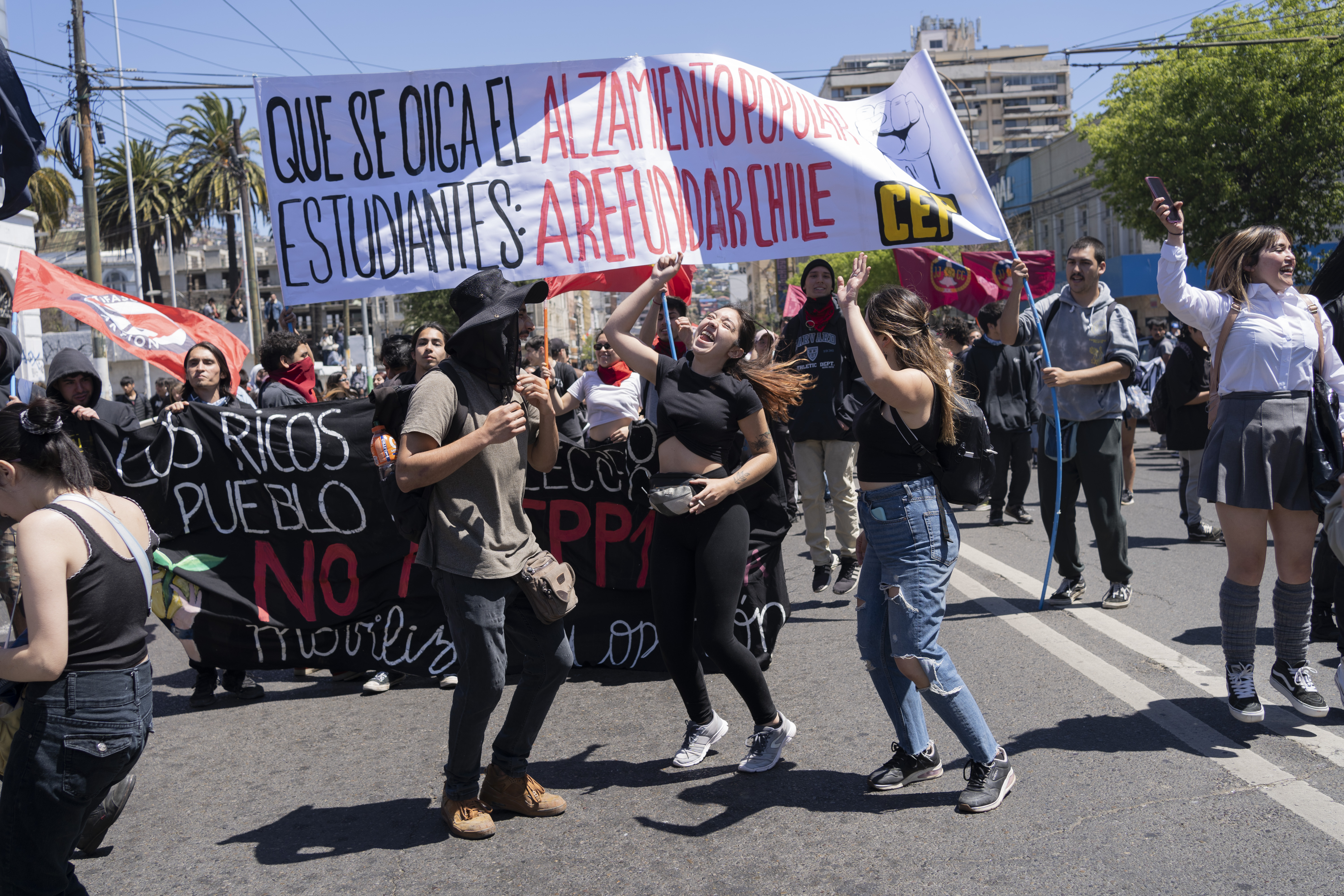 Tres años después del estallido social, los chilenos dicen que no ven cambios