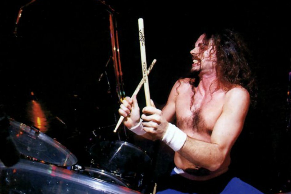 Nick Menza, exbaterista de Megadeth, muere en pleno escenario