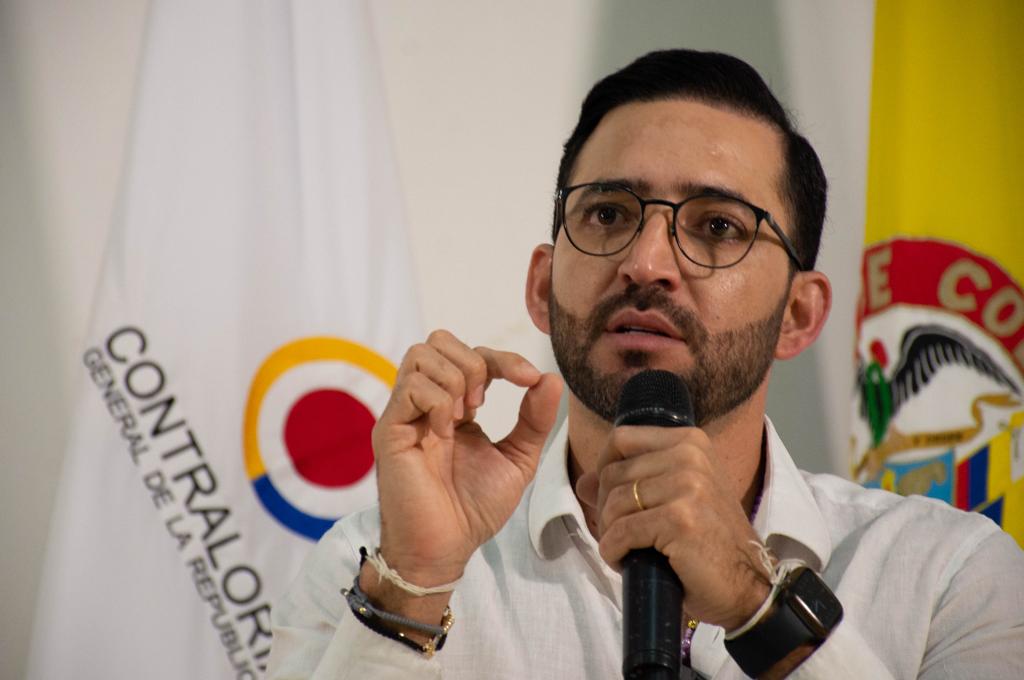 Contraloría defiende su informe sobre EPS y anuncia posibles acciones legales