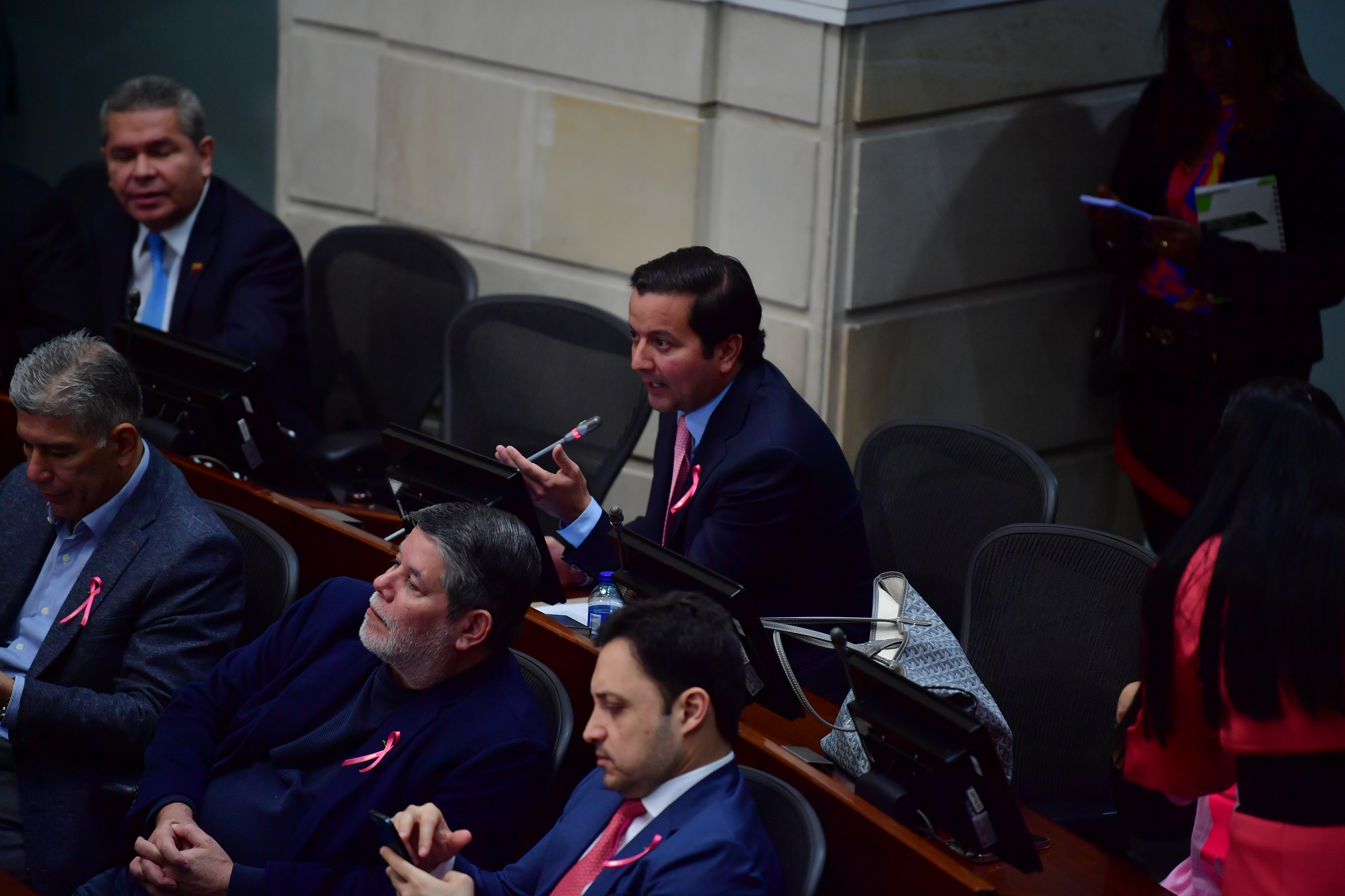 Colombia Compra Eficiente niega denuncias de senador Luna y descarta crisis