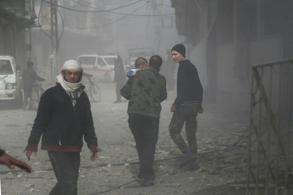Siete muertos en bombardeos del régimen sirio cerca de Damasco
