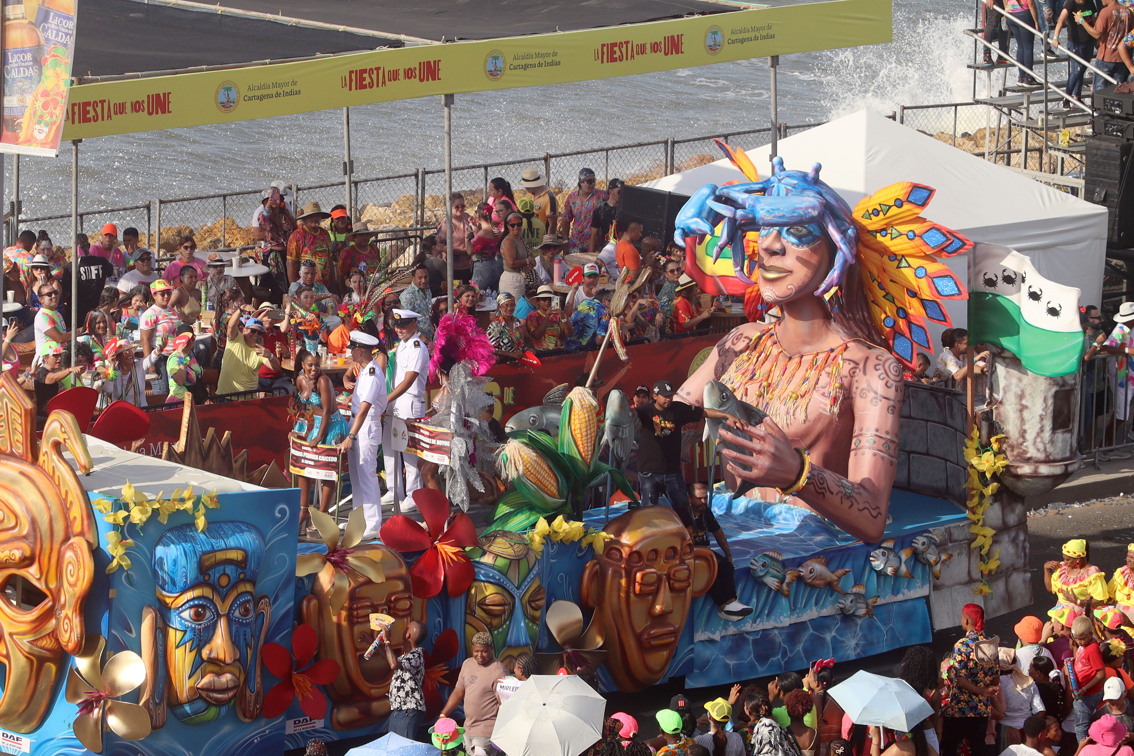 De acuerdo con el Instituto de Patrimonio y Cultura (IPCC), fueron más de cuatro kilometros en los que los cartageneros y turistas “disfrutaron una gestion cultural destinada a fortalecer los procesos artisticos, formativos y comunitrarios que dan vida a la Fiesta que nos Une”.