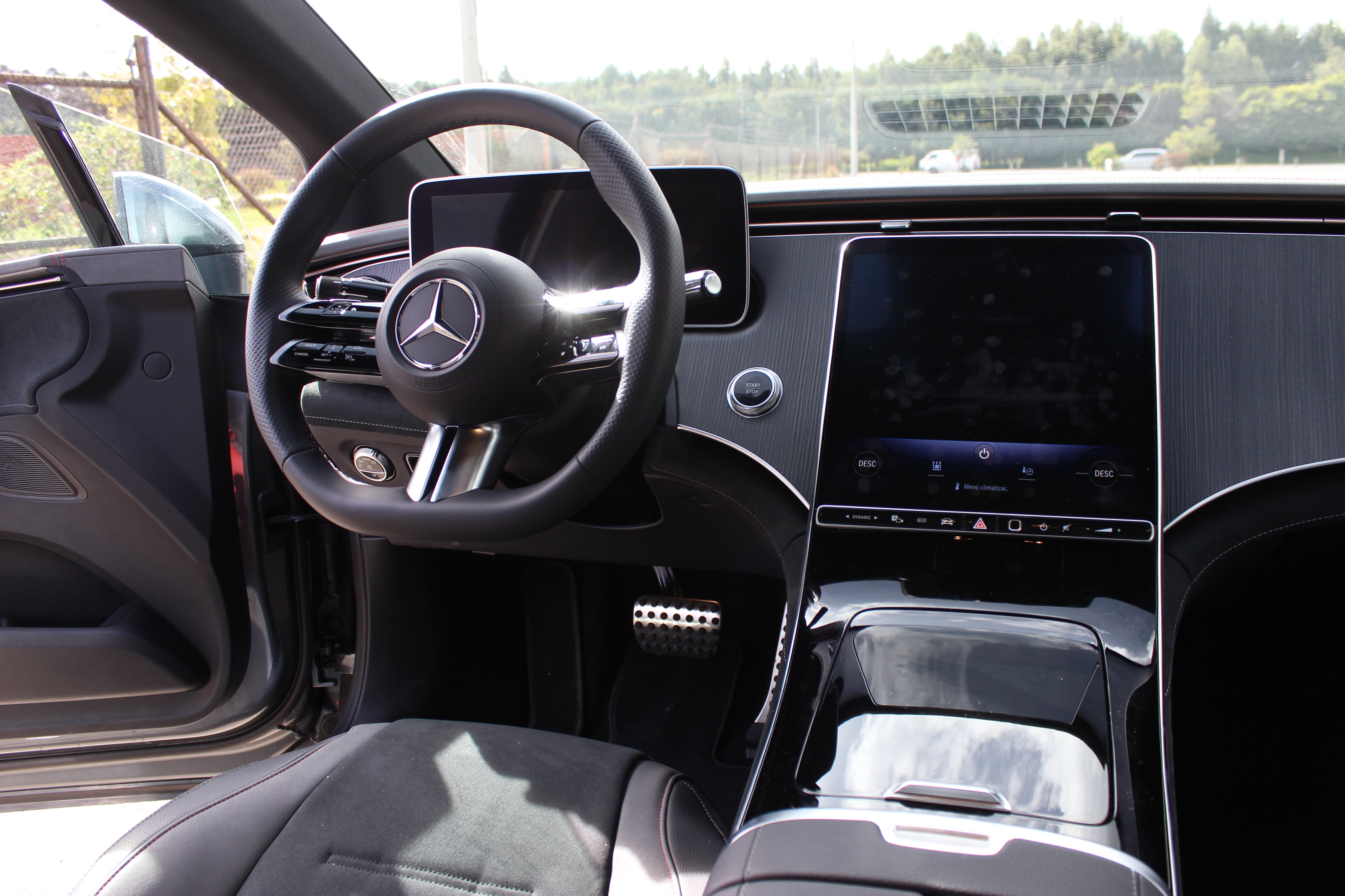 El sedán eléctrico del fabricante germano está disponible en Colombia en su versión AMG Line.