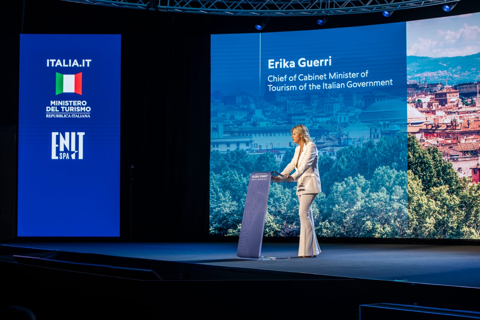 Daniela Santanchè, ministra de Turismo de Italia.
