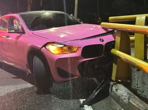 Reconocida influenciadora estrelló su carro en Medellín