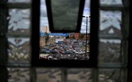 Subastan 400 vehículos en calidad de chatarra abandonados en patios, así puede participar