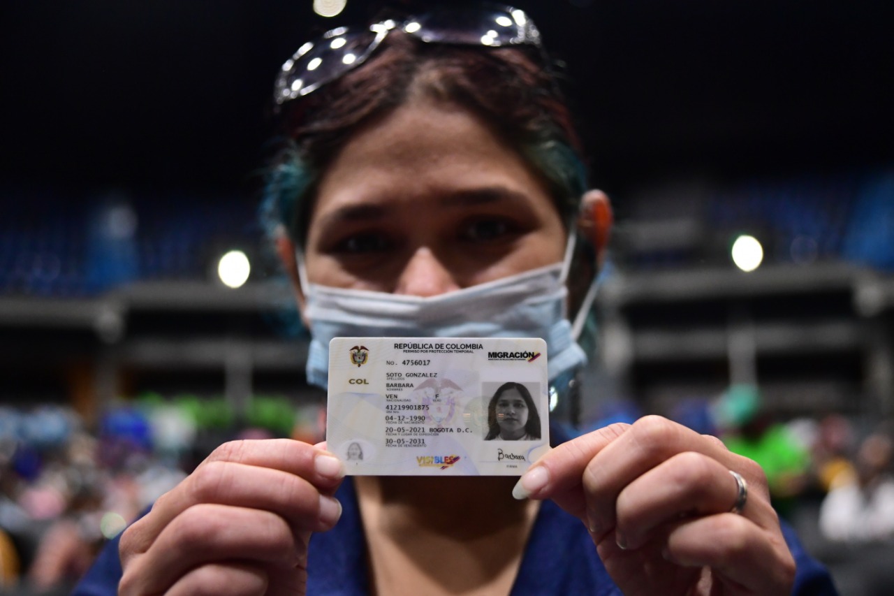 Dicho documento, después de un arduo trabajo de meses, comenzó a entregarse físicamente desde octubre del año pasado. Ahora, para agilizar el proceso de entrega, se han establecido puntos masivos para que la población migrante reclame su ETP.
