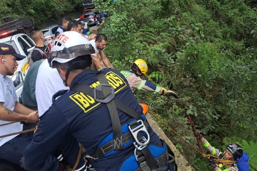 Accidente en el Salto del Tequendama: conductor de moto falleció y copiloto cayó al vacío