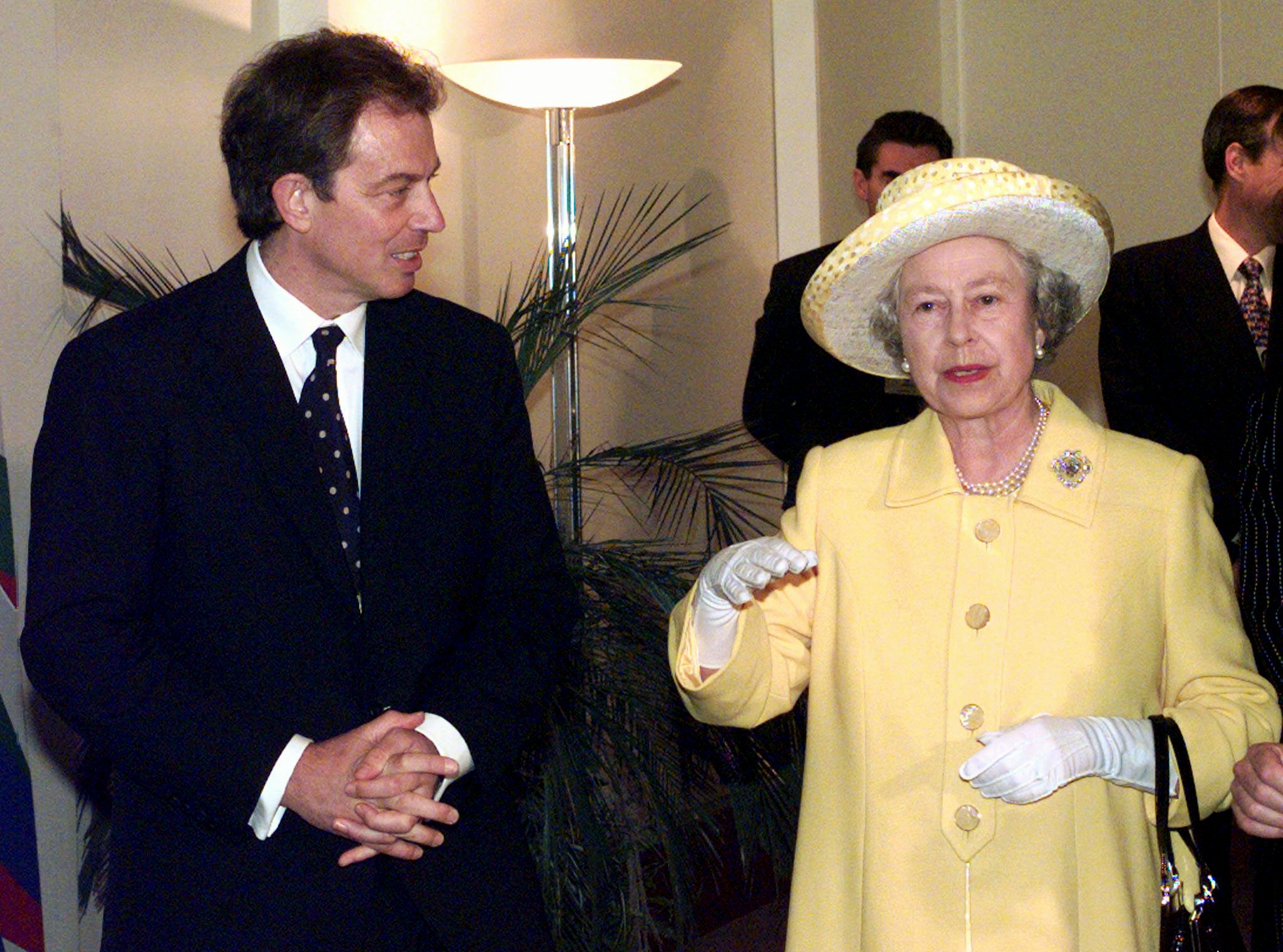 Tony Blair (1997-2007) y la Reina Isabel II