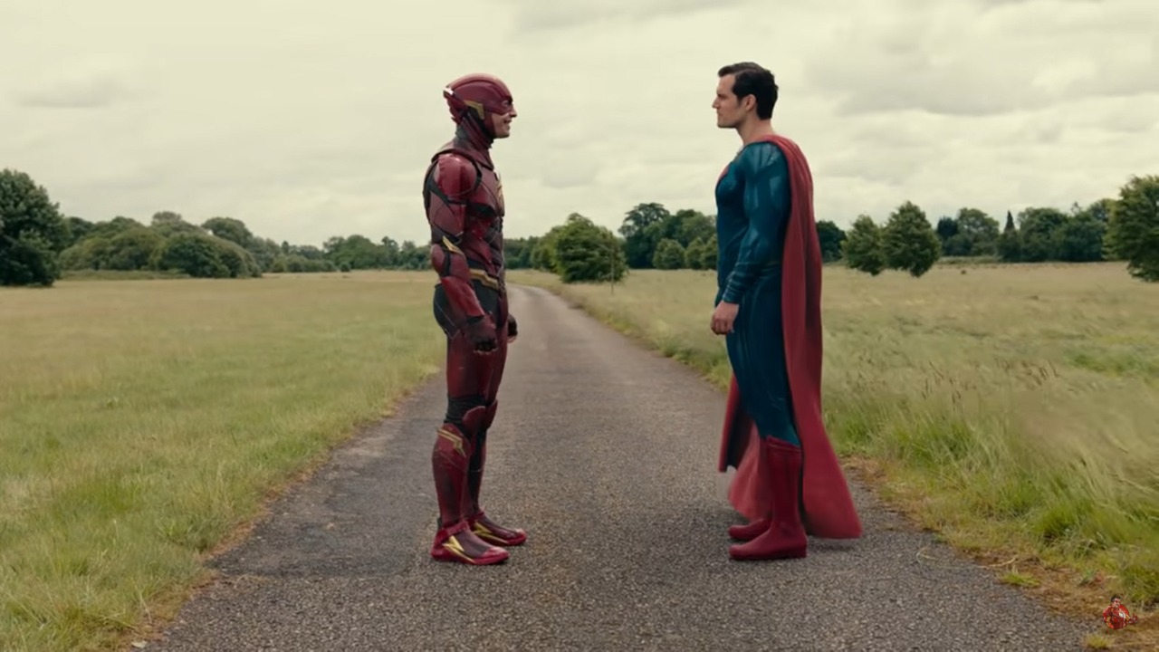 El Superman de Henry Cavill iba a aparecer en “The Flash”. Esto le pagaron