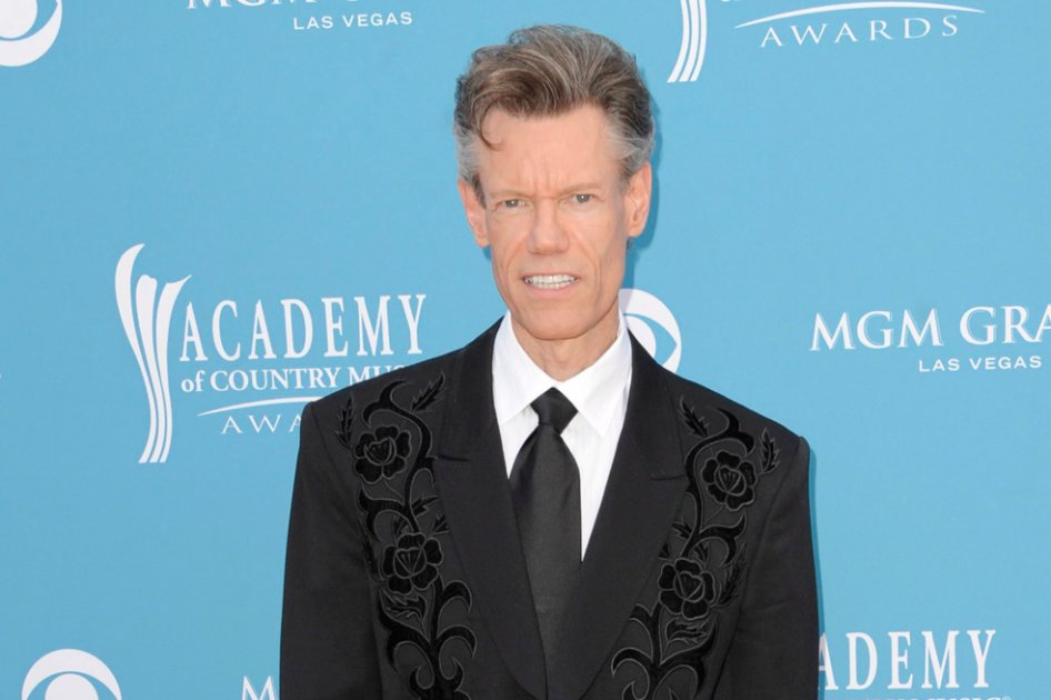 Cantante de country Randy Travis se encuentra en situación crítica