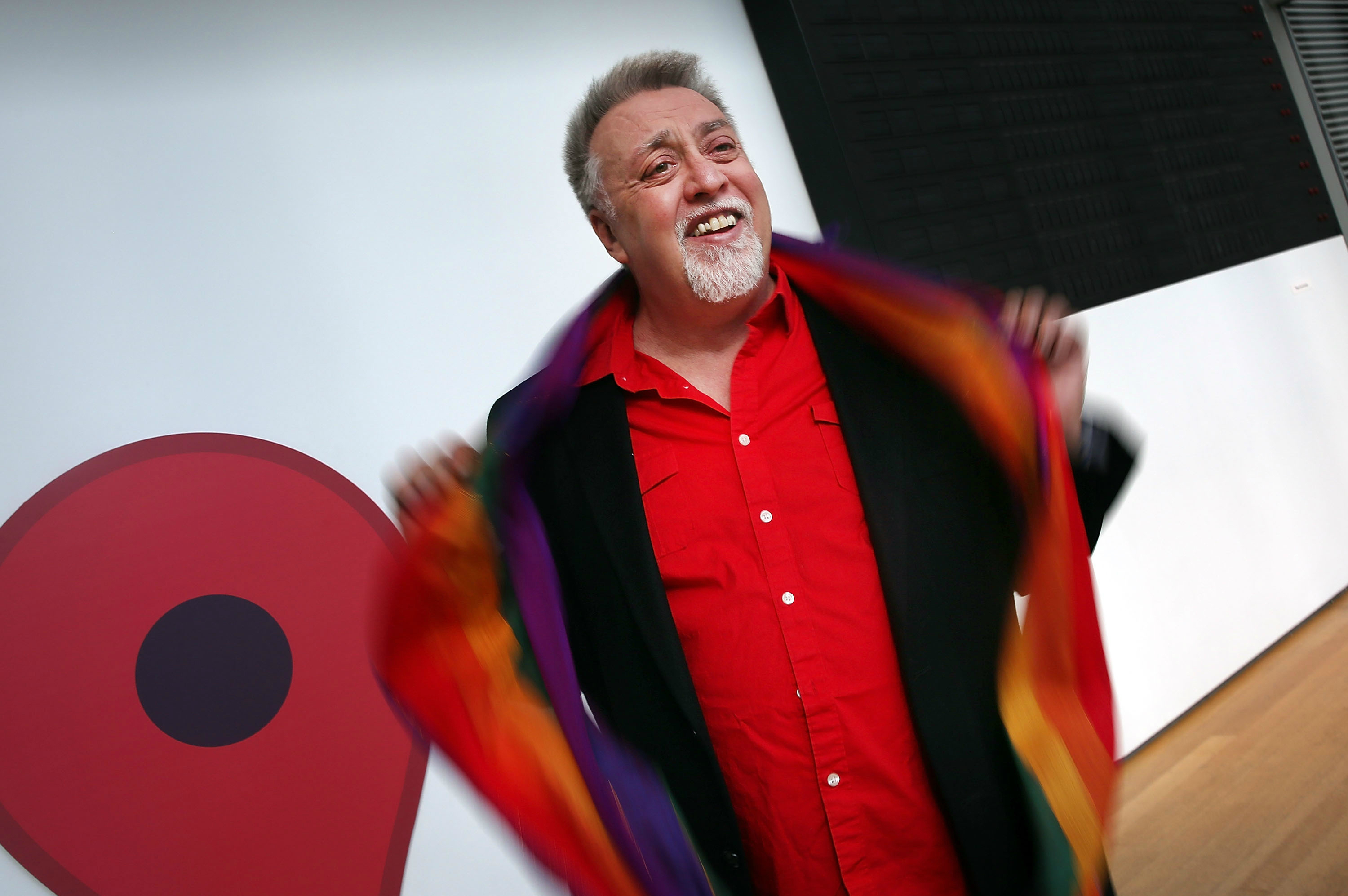 Muere Gilbert Baker, creador de la bandera gay