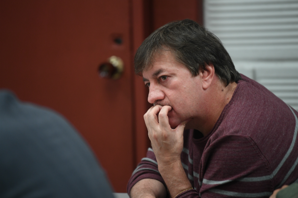 Confirman destitución de alcalde de El Rosal por pedir dinero para dejar construir