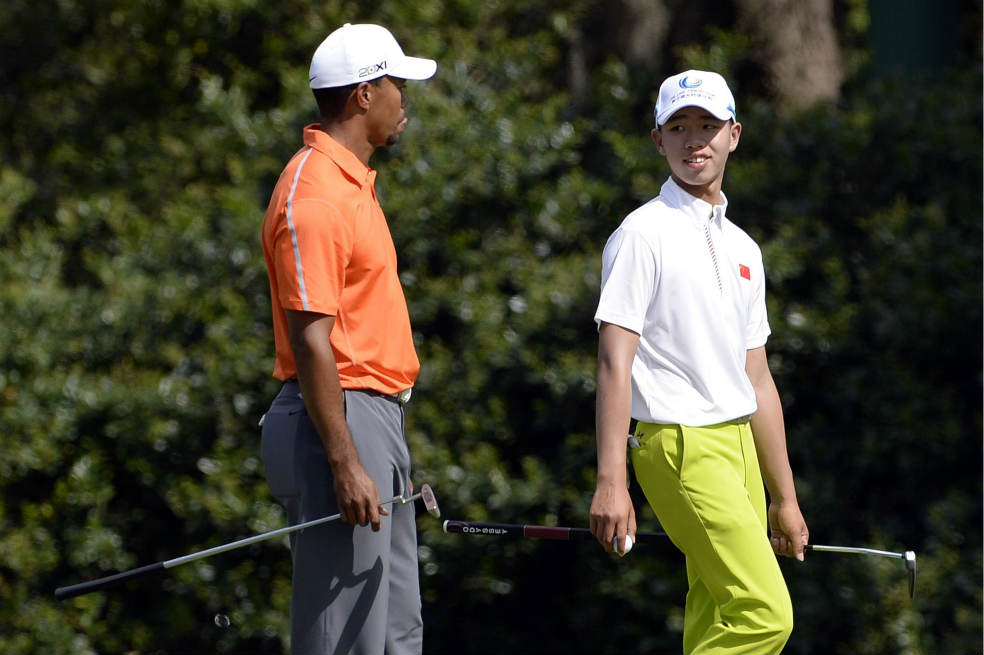 El niño y el Tigre del golf