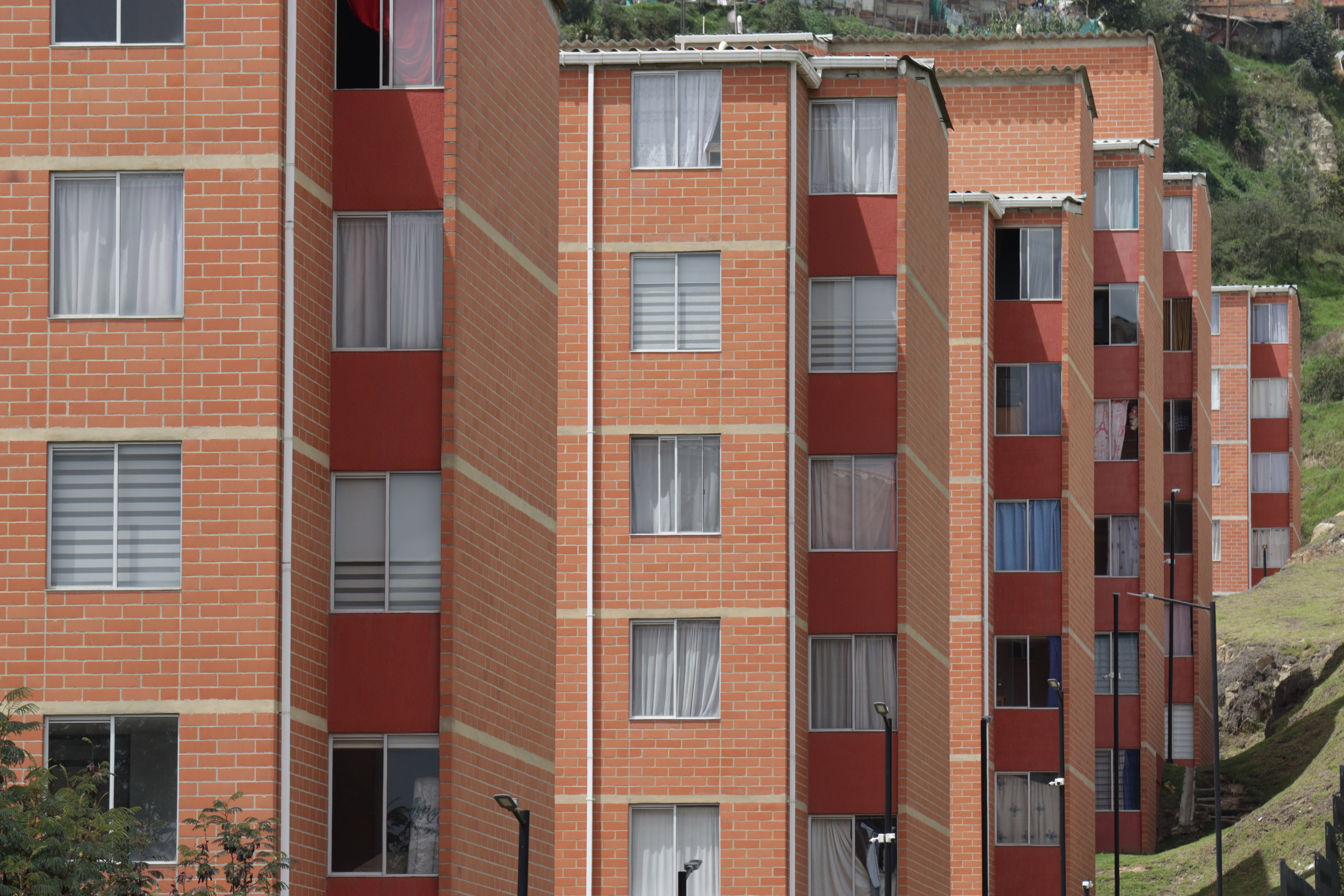 Distrito advierte impactos en compra de vivienda VIS y VIP por aumento del salario mínimo