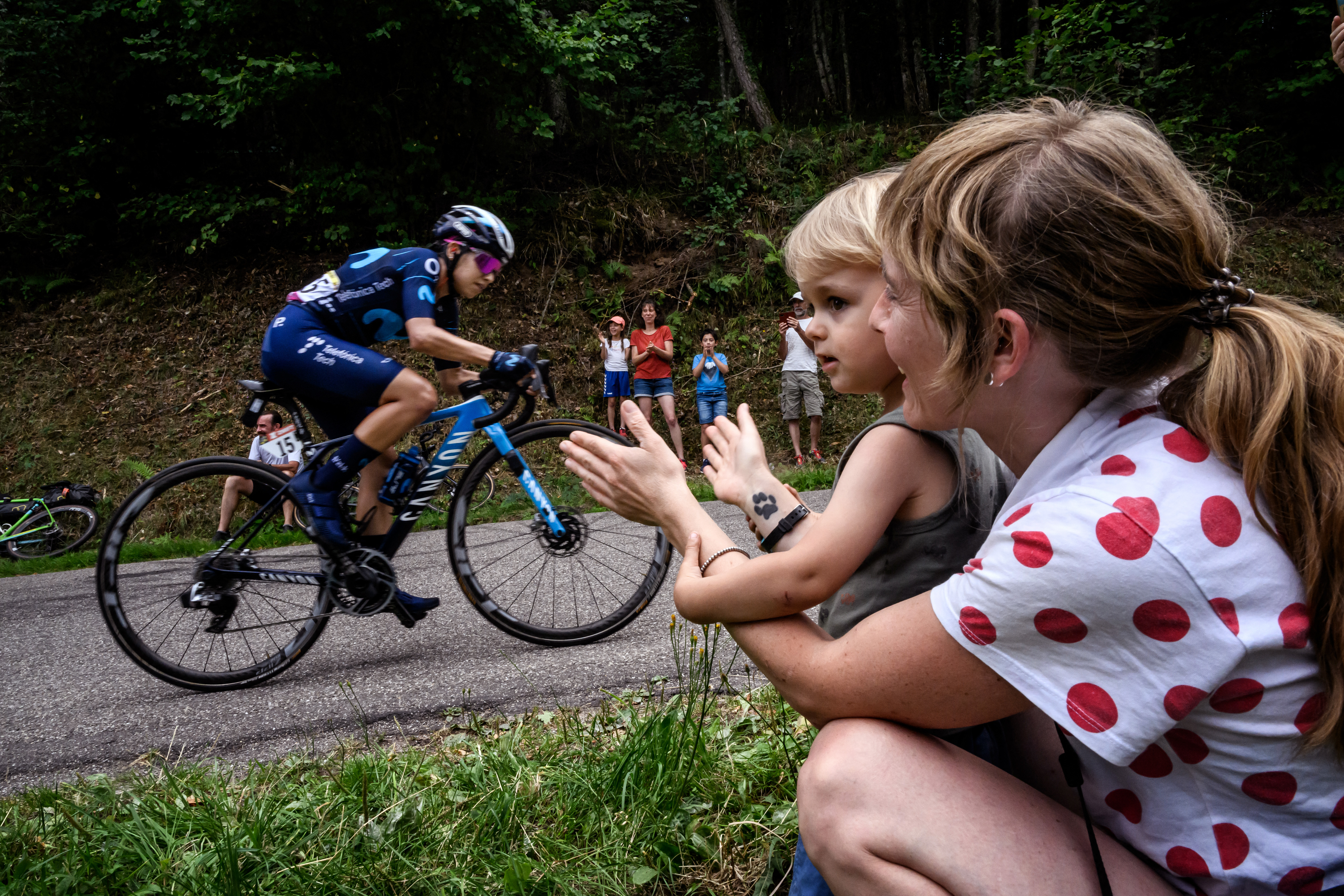 Paula Patiño, clave en el triunfo de Van Vleuten en el Tour de Francia