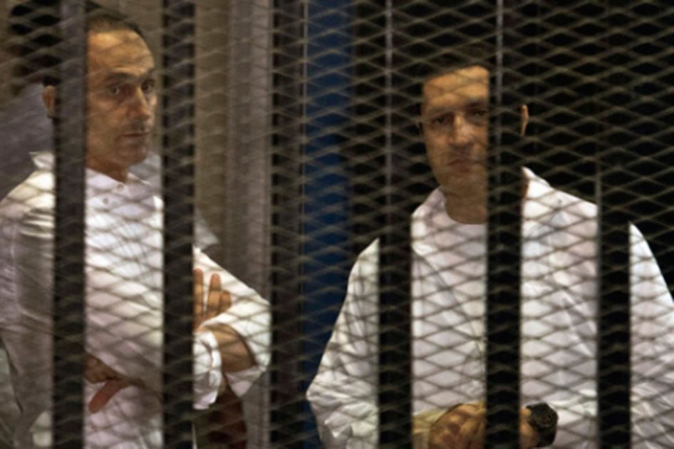 Los hijos del dictador egipcio Hosni Mubarak salen de prisión