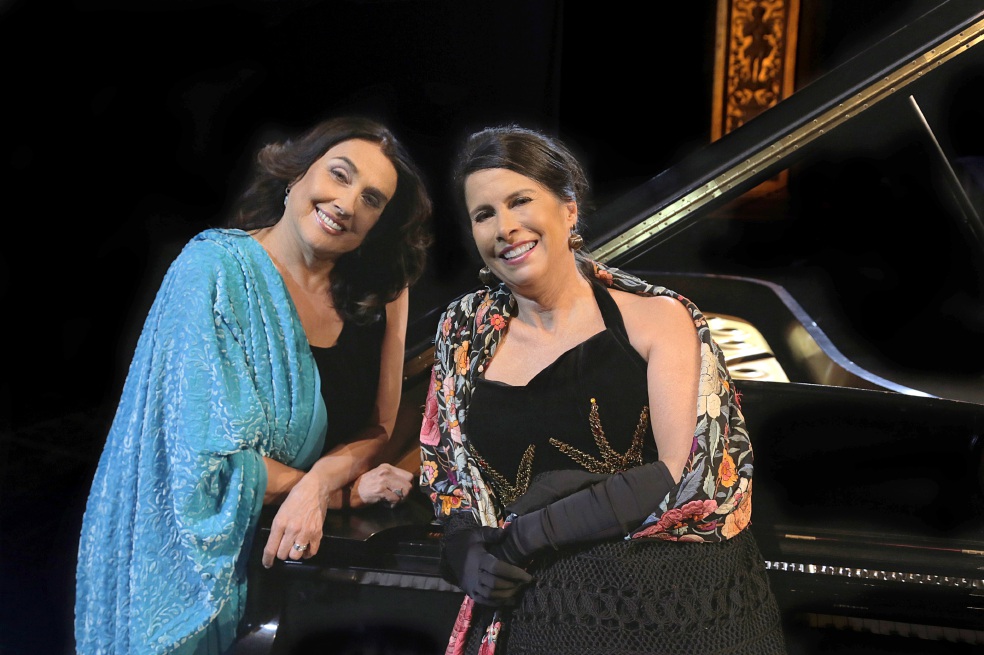 La mezzosoprano Martha Senn y la actriz Laura García exhiben una manera novedosa de representación artística con el montaje “¿Habrá que cantar en los tiempos difíciles?”. / Cortesía