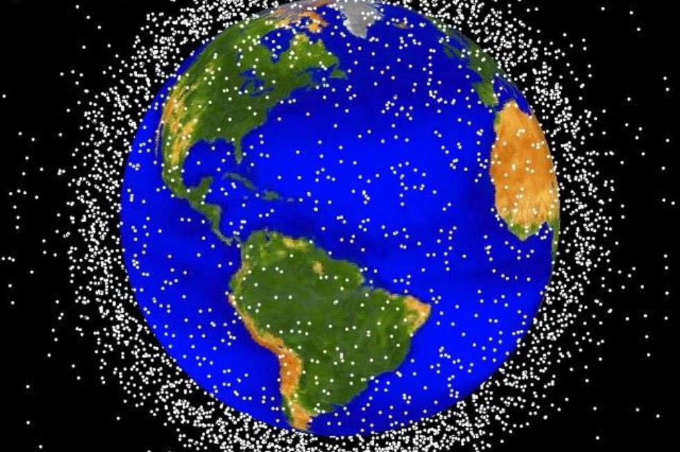 Científicos piden un tratado que elimine la basura espacial. ¿Será posible?