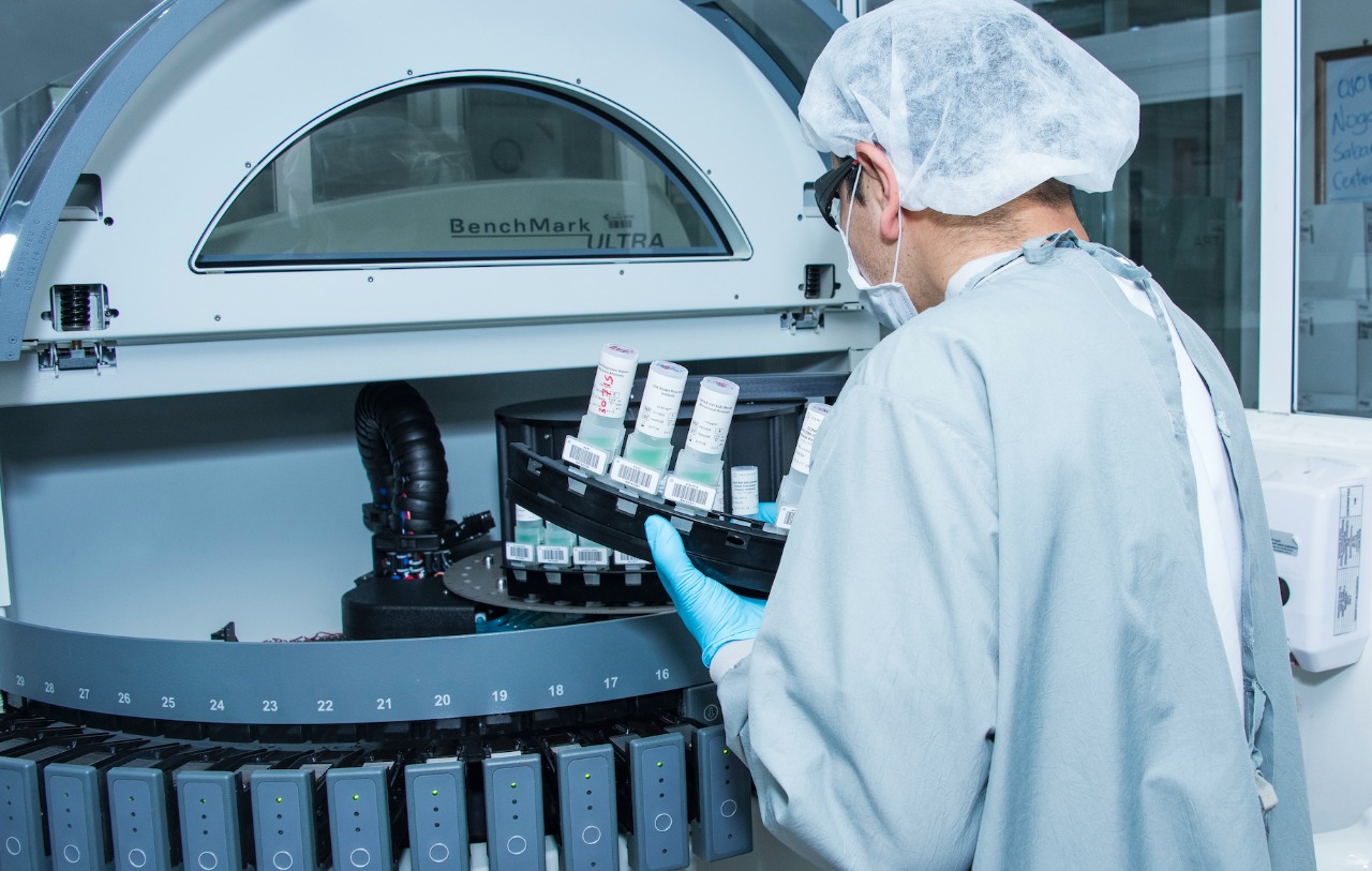 Sin reactivos y con pocos recursos, la lucha en los laboratorios contra el COVID-19
