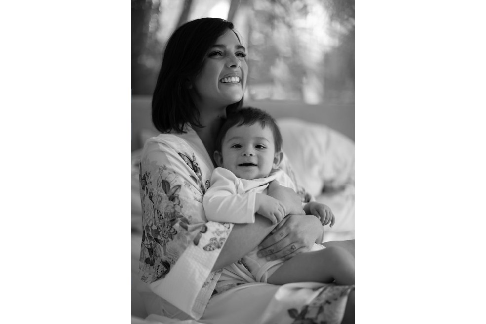 Paula Arenas presenta su sencillo “León”, dedicado a su hijo