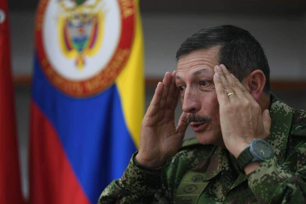 Nicacio Martínez pidió que quitaran su imagen en campaña contra cantos misóginos en el Ejército