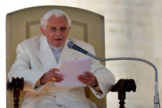 Benedicto XVI "promete respeto y obediencia" al futuro papa