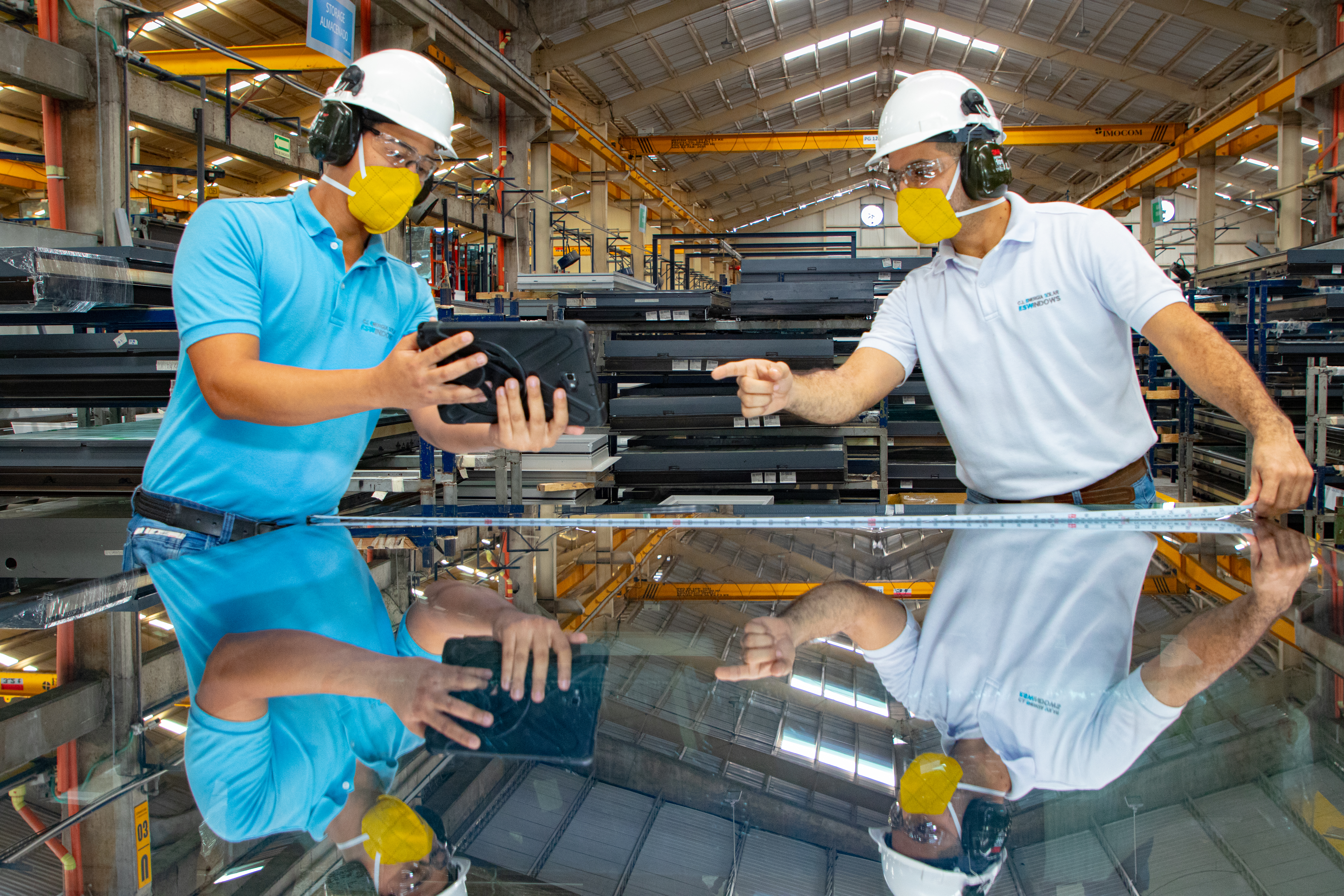 Tecnoglass Inc. es la compañía líder en la manufactura de vidrio arquitectónico, ventanas y productos de
aluminio asociados a la industria de la construcción residencial y comercial a nivel global.