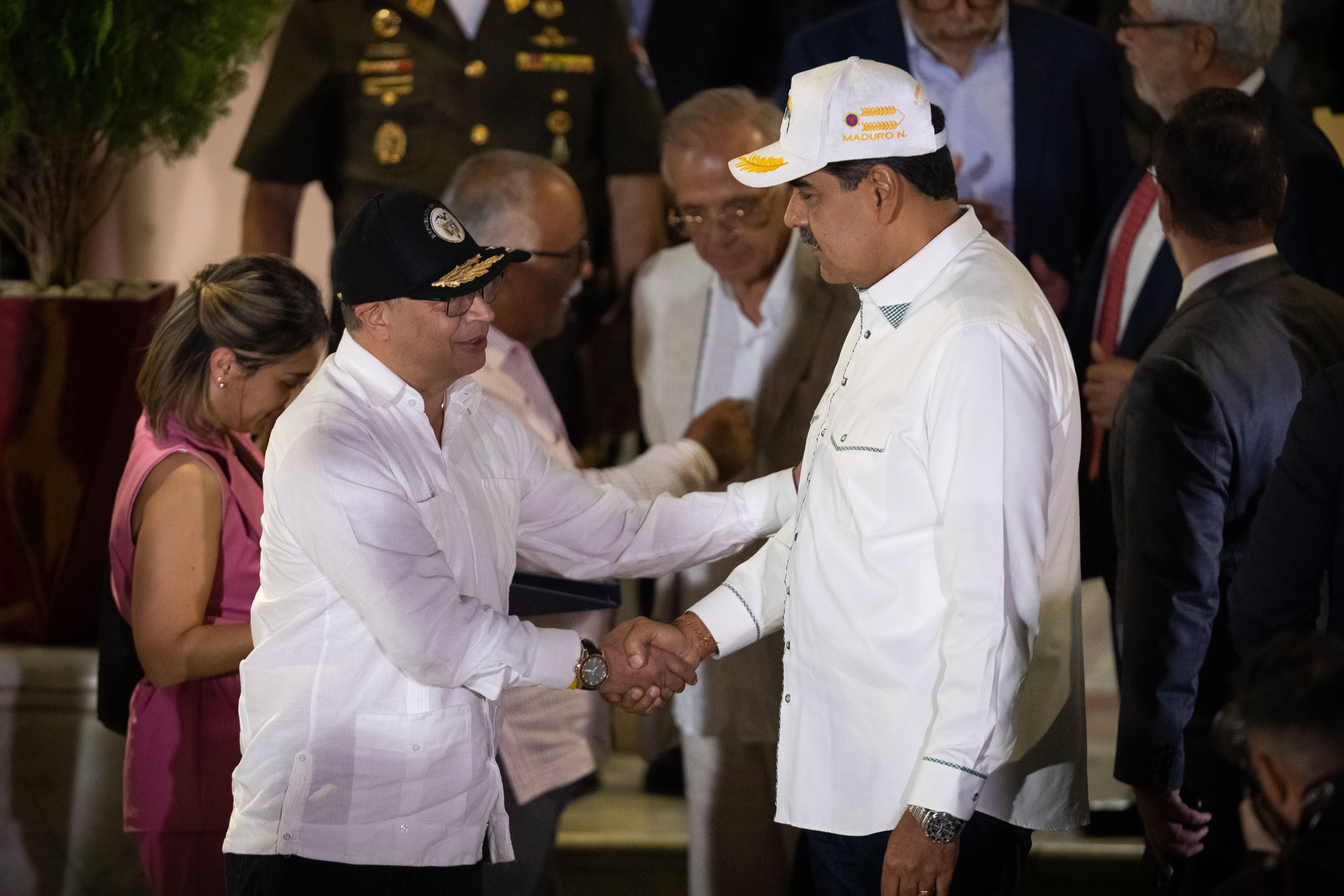 Mediador en la sombra