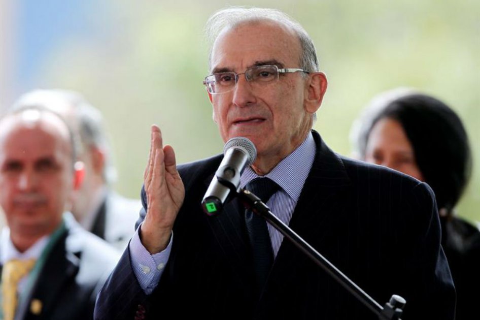 De la Calle pide a FF.MM. no dejarse confundir por campaña de desinformación