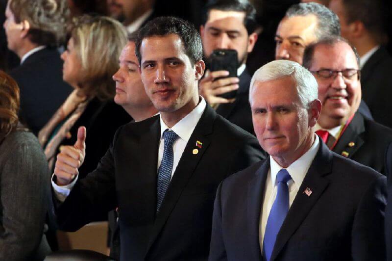Las tres cartas que Pence puso sobre la mesa en Bogotá
