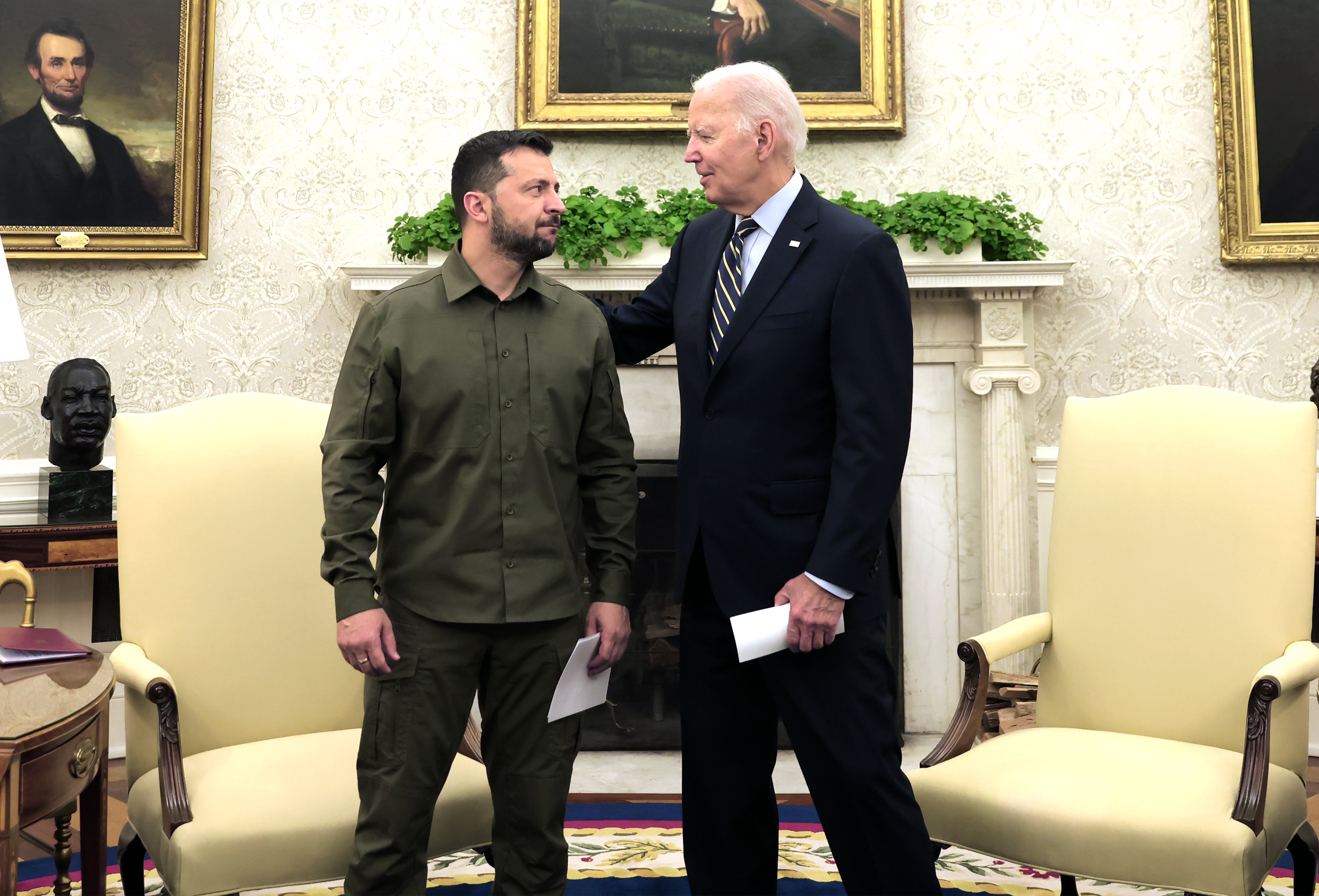 Entre más tanques y escepticismo: así fue el último encuentro entre Biden y Zelenski