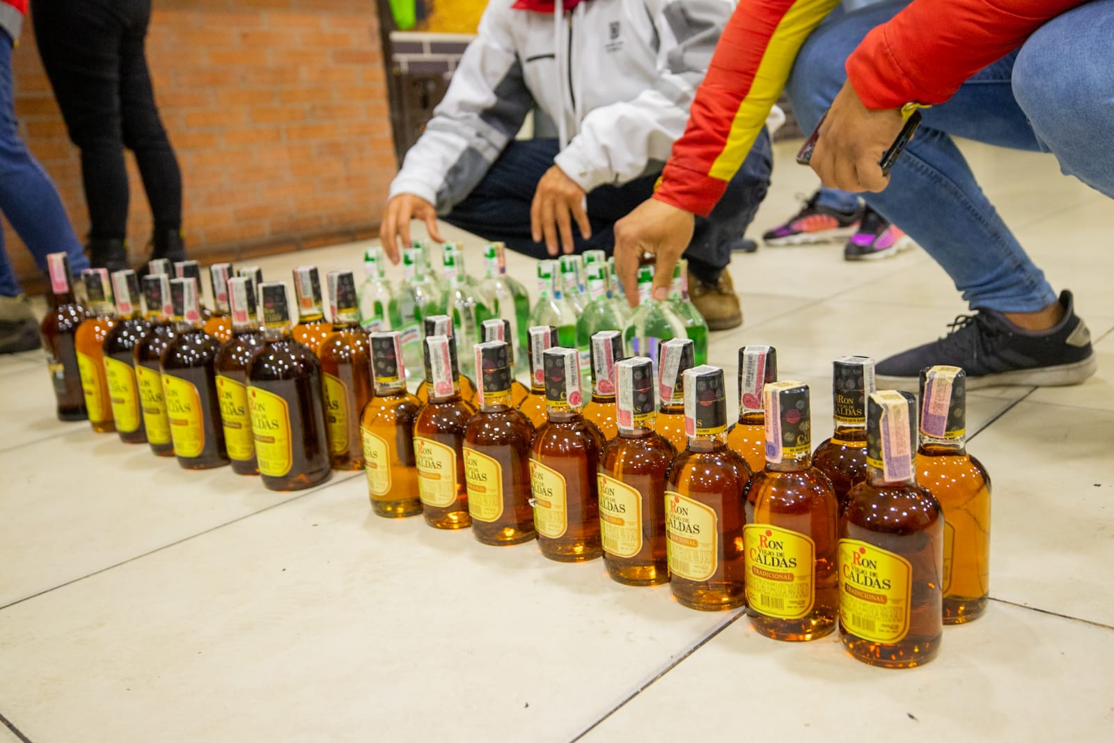 Capturan a familia que comercializaban licor adulterado en Ciudad Bolívar