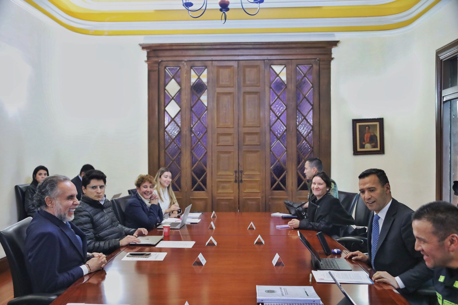 Gobierno Petro anuncia asignación de esquemas de seguridad para 41 precandidatos