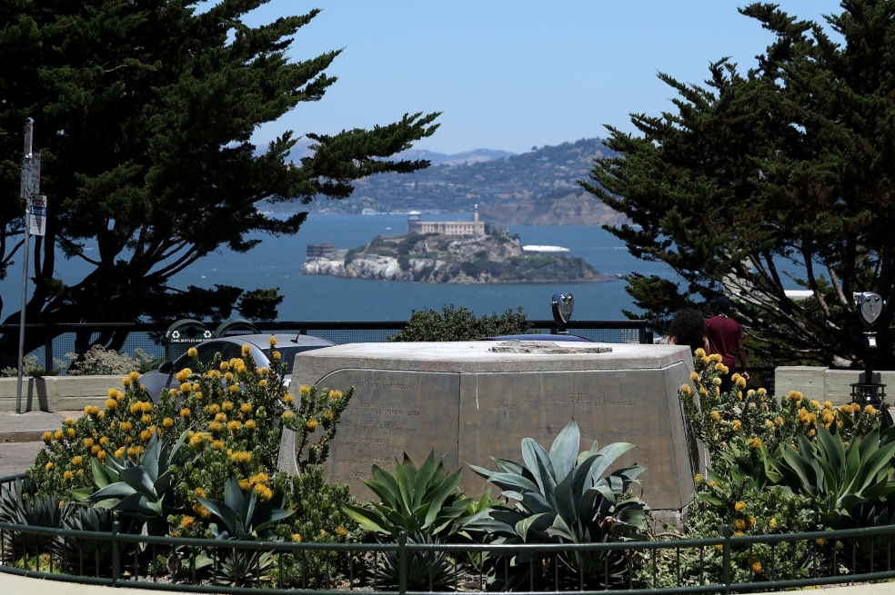 Sigue la guerra de las estatuas: remueven monumento de Cristóbal Colón en San Francisco