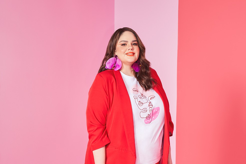 Adriana Convers se une en colaboración para sacar una colección de amor propio