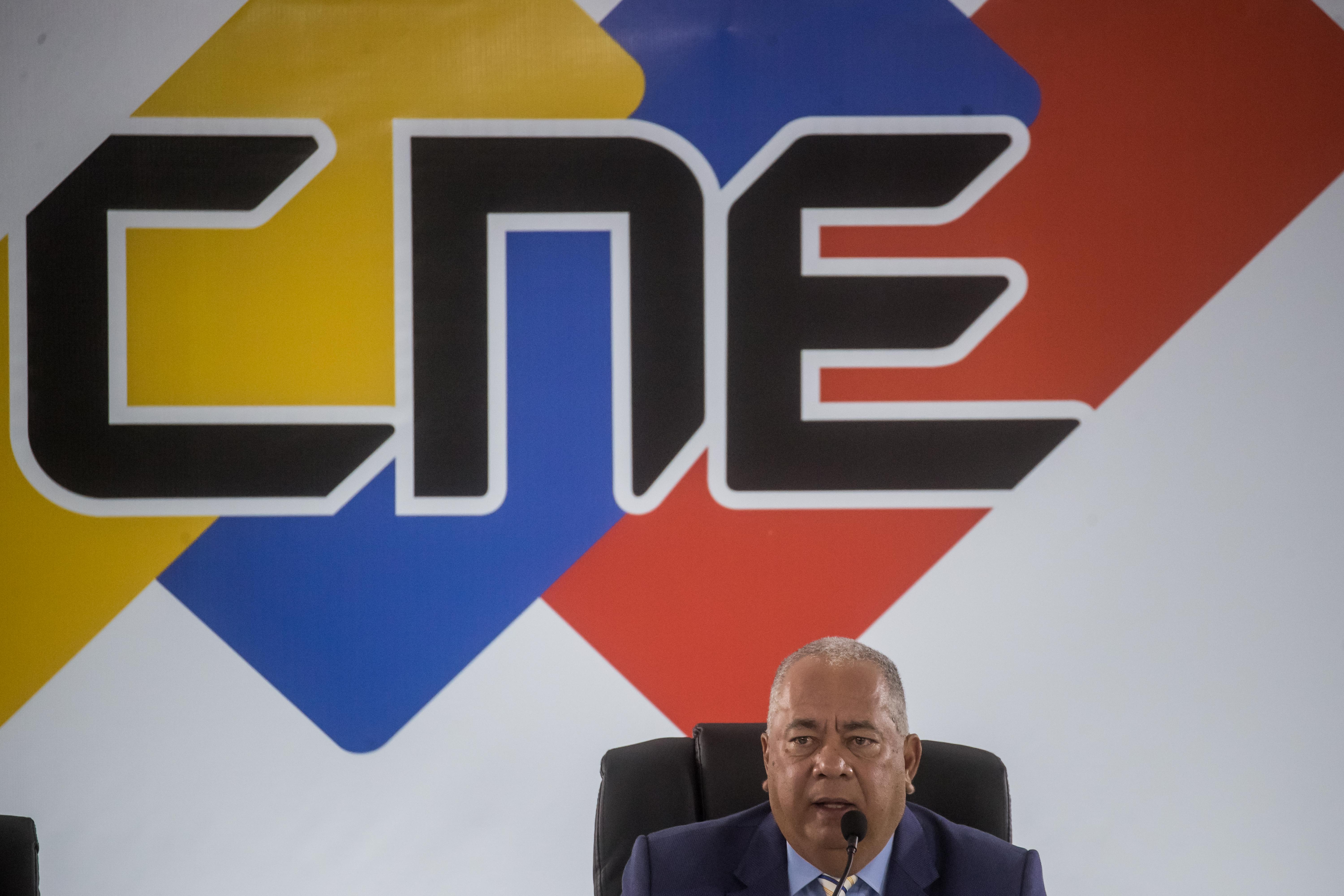 A horas del cierre, venezolanos denuncian “obstáculos” en registro electoral