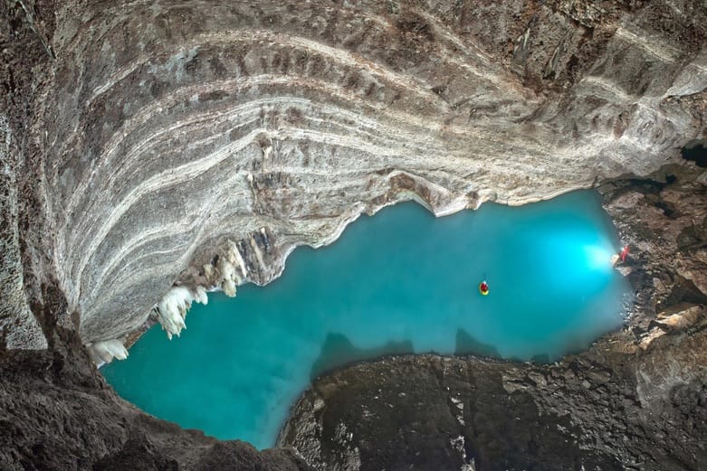 Así es el lago termal subterráneo más grande del mundo descubierto en Europa
