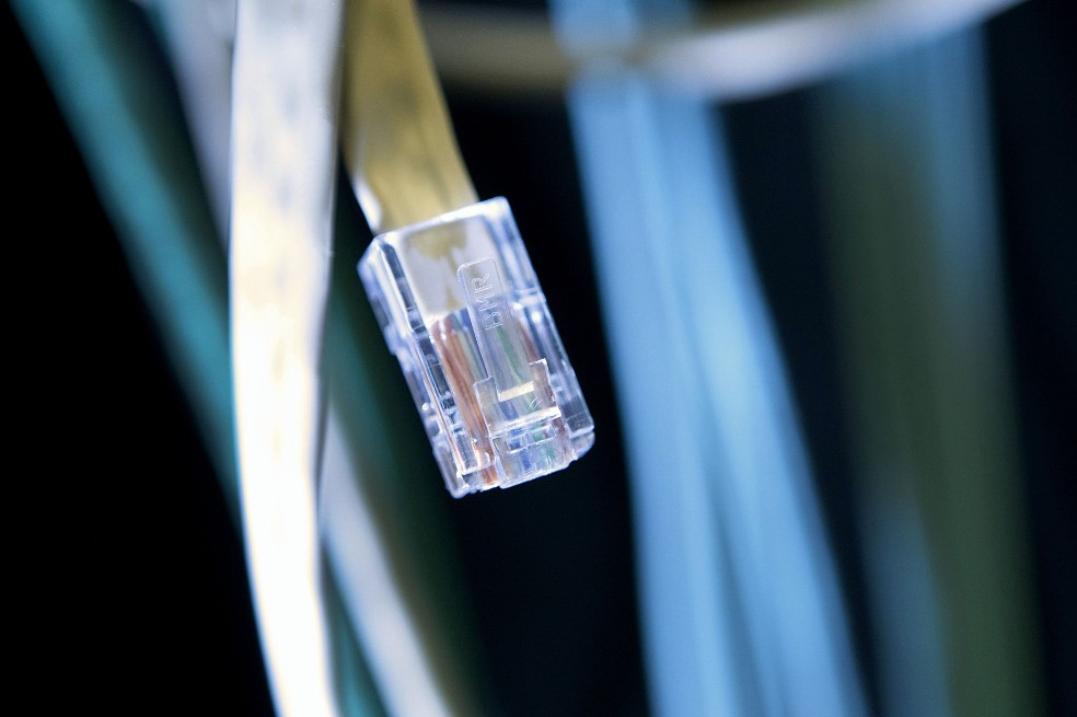 Telefónica y KKR llevarán internet de fibra óptica a 90 ciudades de Colombia
