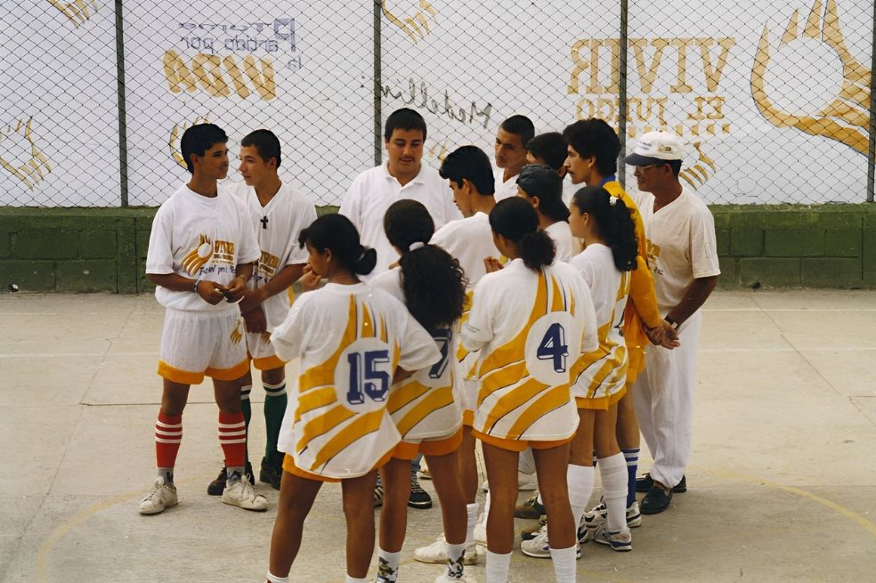 Cuando el fútbol les ganó a las fronteras invisibles de Medellín