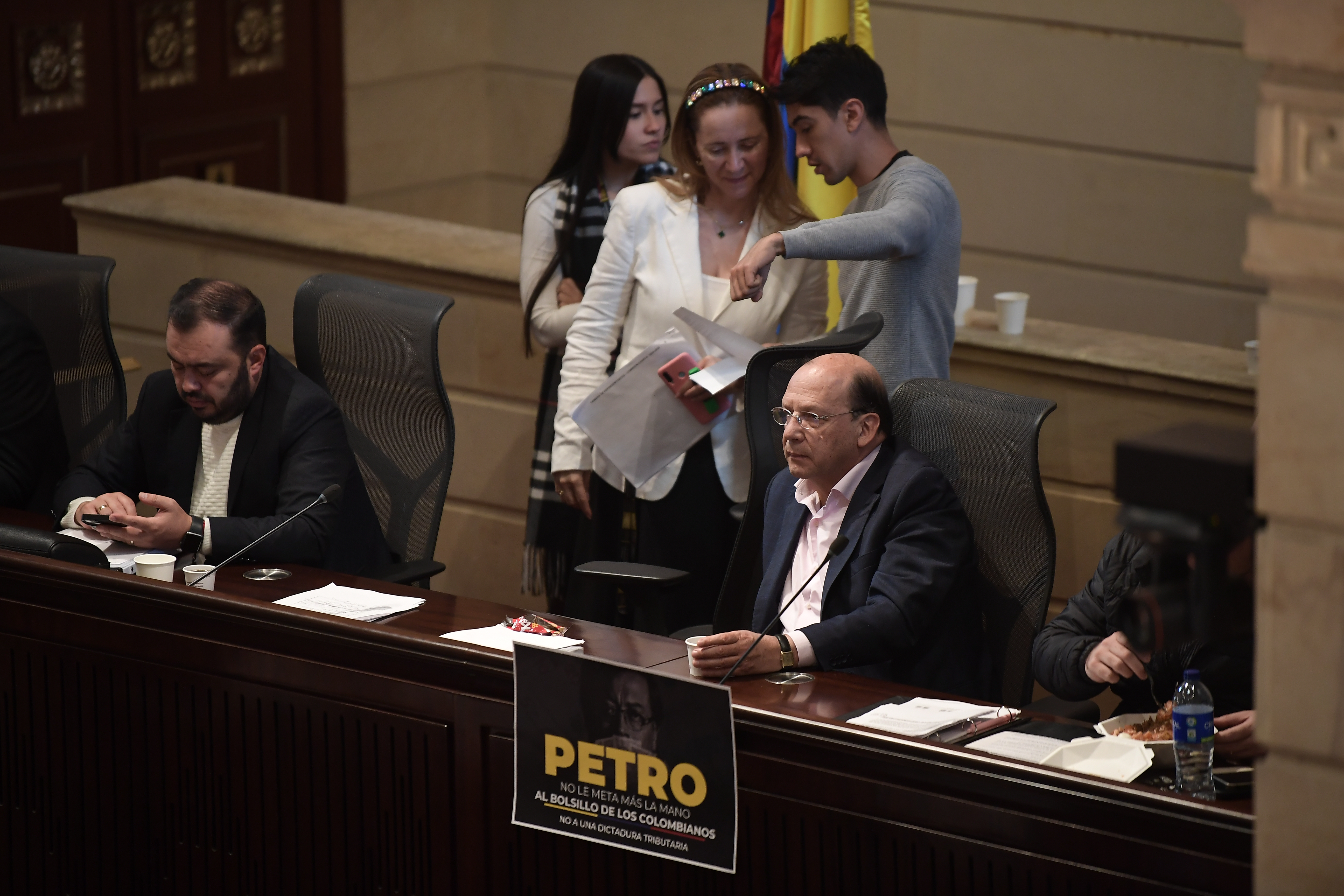 Hay polémica por aumento en presupuesto de la Presidencia y disminución en otras entidades