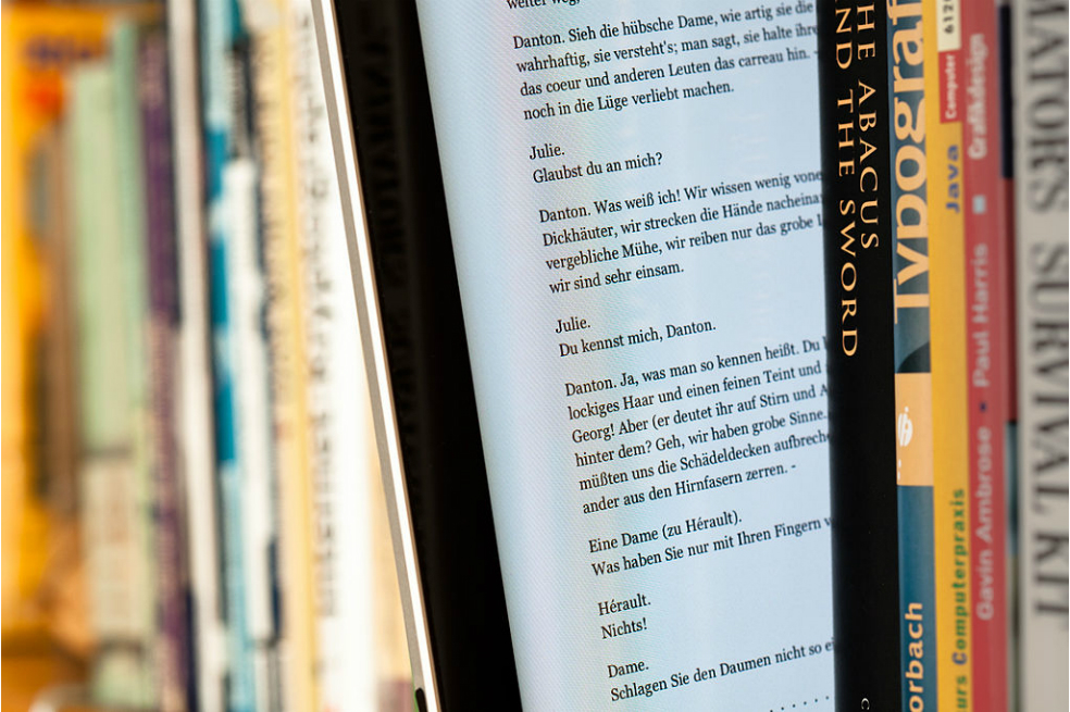 Biblioteca Nacional argentina y española acuerdan compartir fondos digitales