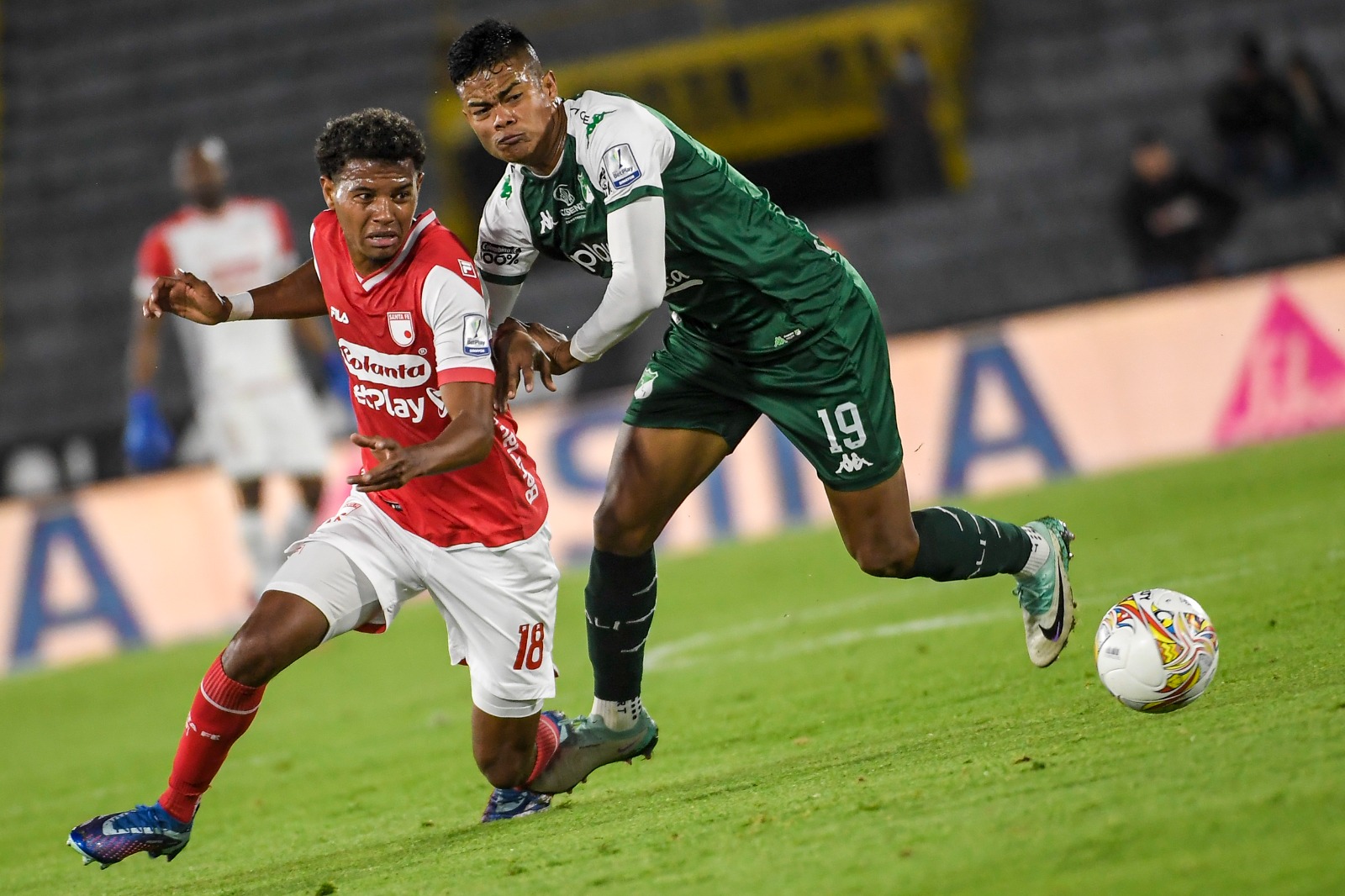 En el segundo tiempo, las cosas mejoraron para Santa Fe. Presionaron más en ataque y pusieron en jaque a Cali. Los leones necesitaban un triunfo tras el empate ante Medellín y la derrota de local ante Bucaramanga.